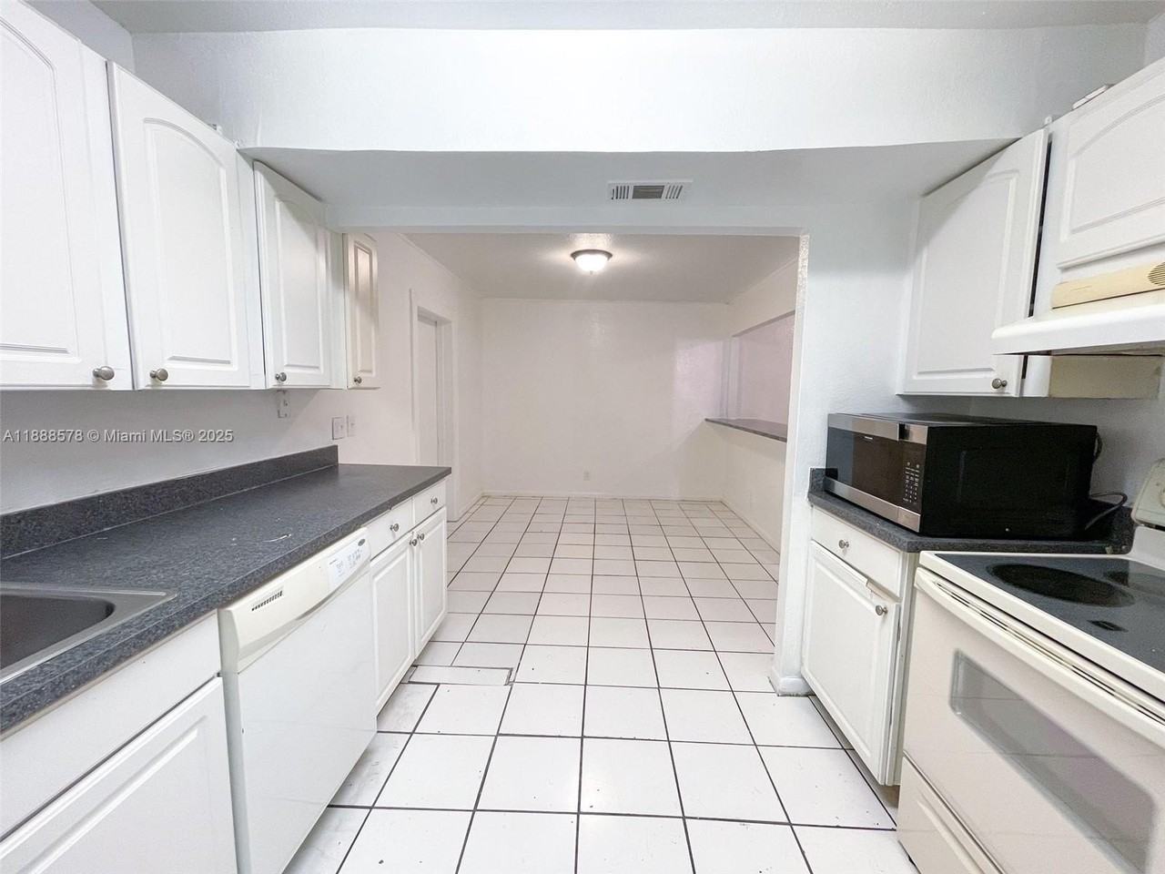 5970 Nw 28th St #146 - Photo 4 of 23