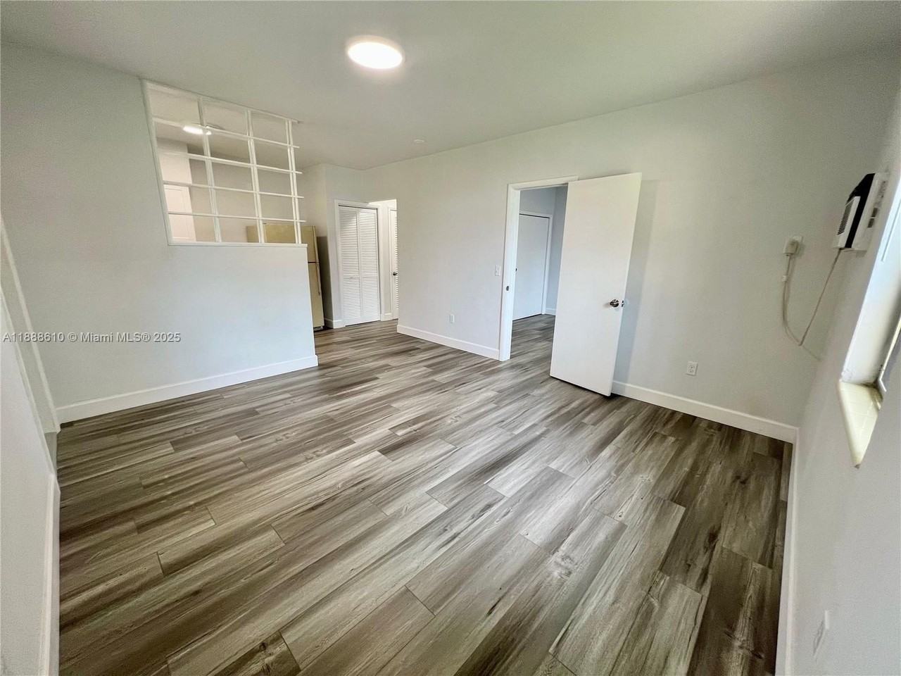 962 Nw 6th St #2 - Photo 4 of 13