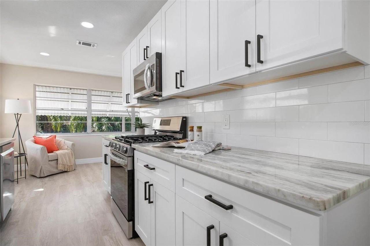 5217 81st St N #14 - Photo 5 of 18