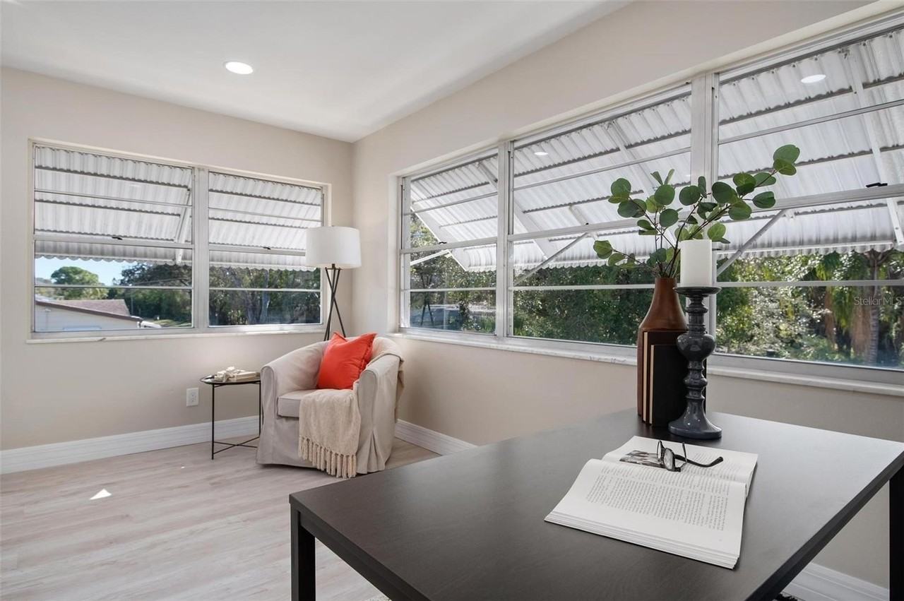 5217 81st St N #14 - Photo 6 of 18