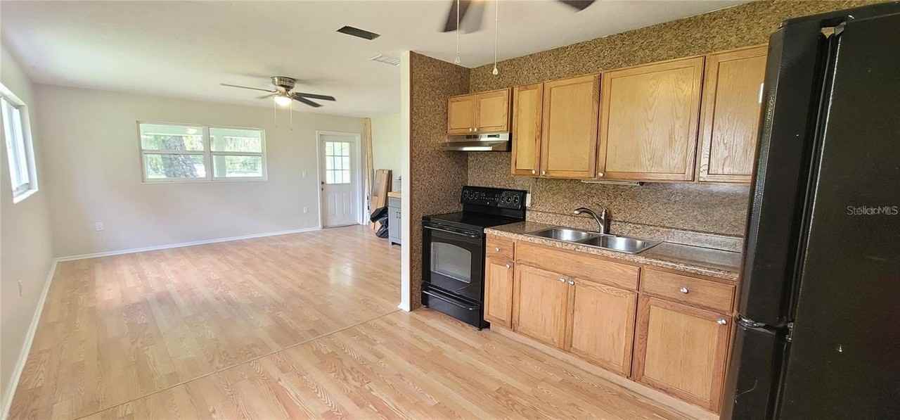 1029 Church St - Photo 3 of 14