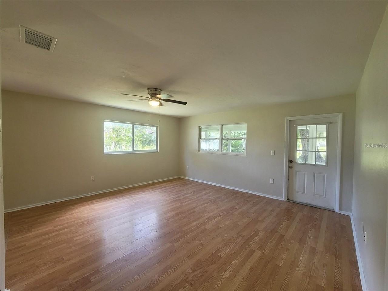 1029 Church St - Photo 7 of 14