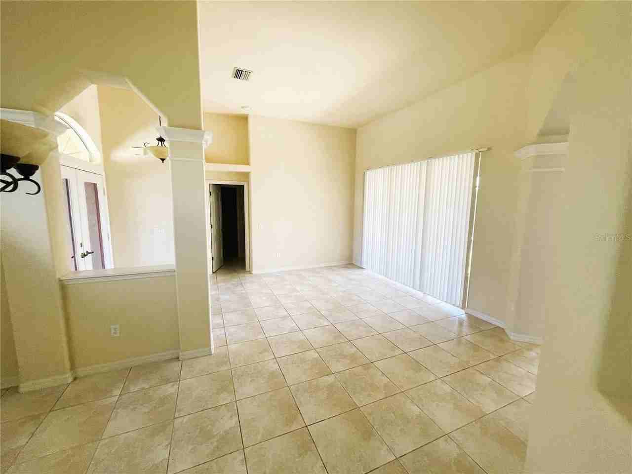 732 Bowman Ter - Photo 3 of 14