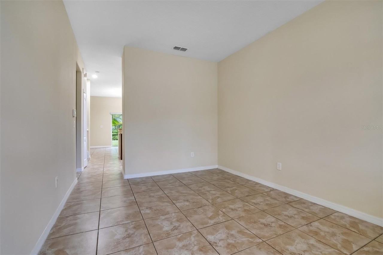 11179 Savannah Landing Cir - Photo 3 of 27