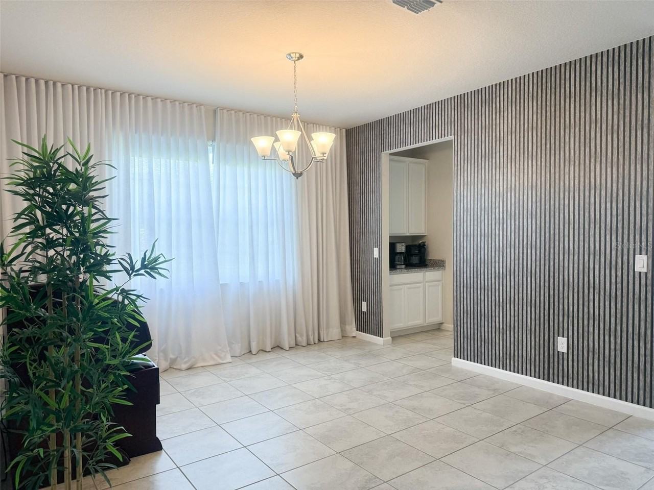 13106 Orange Isle Dr - Photo 5 of 50