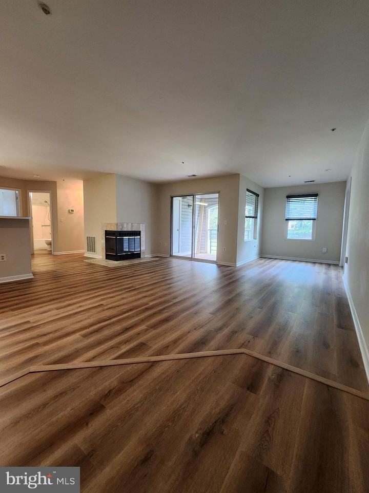 10 Greystone Ct ##F - Photo 3 of 23