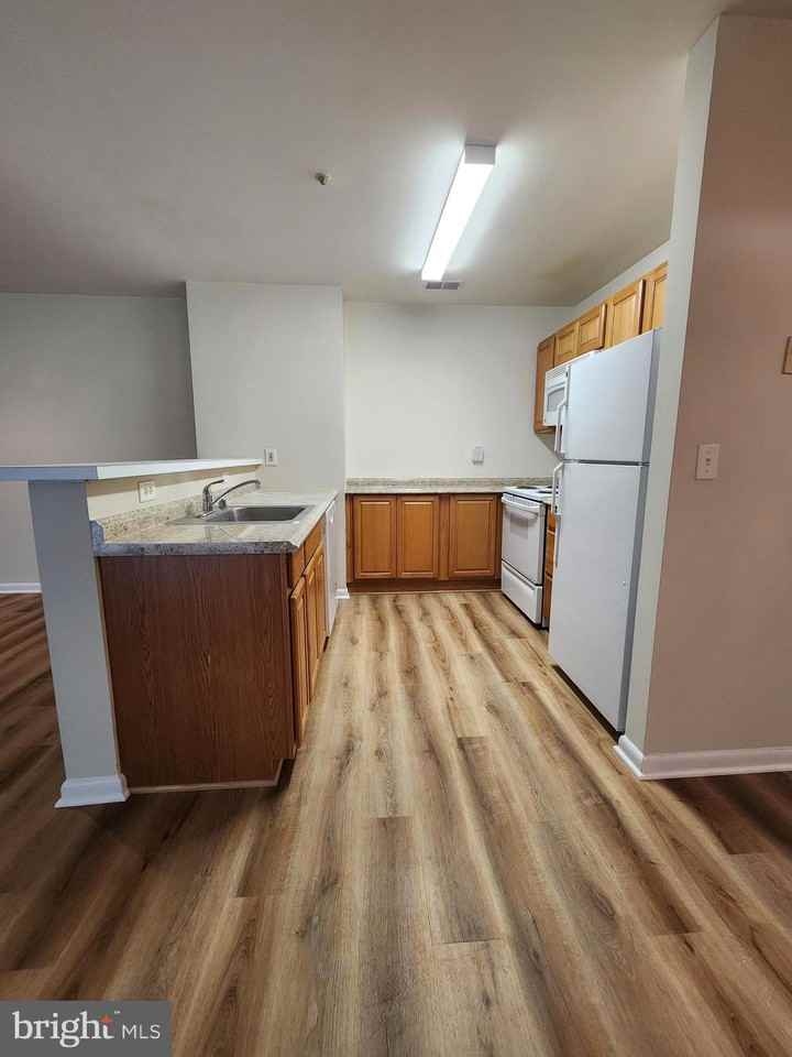 10 Greystone Ct ##F - Photo 5 of 23