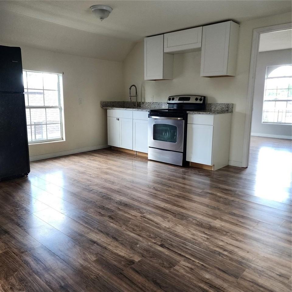 1414 Minnesota Ave #B - Photo 4 of 9