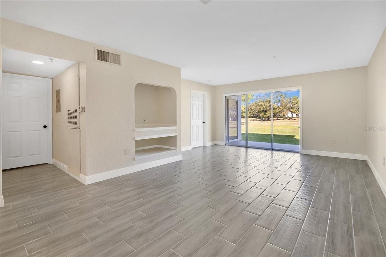 13953 Fairway Island Drive #616 - Photo 6 of 24