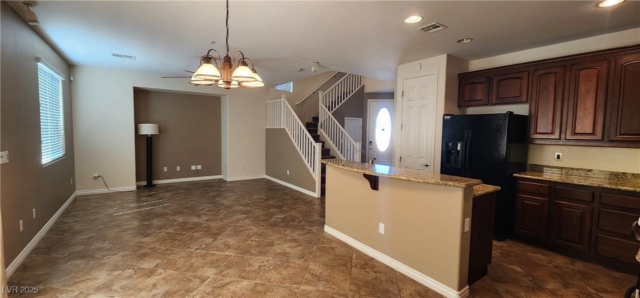 933 Ambrosia Drive - Photo 3 of 33