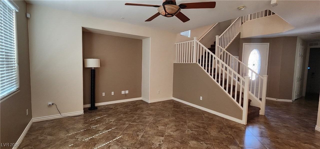 933 Ambrosia Drive - Photo 4 of 33