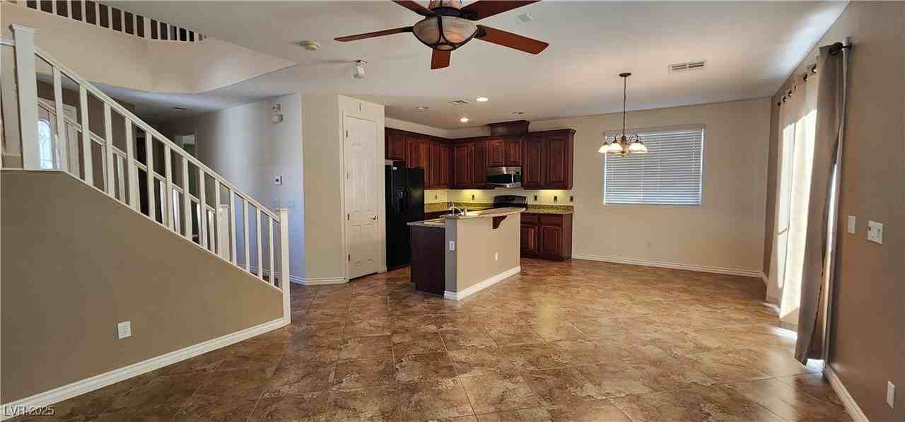 933 Ambrosia Drive - Photo 6 of 33