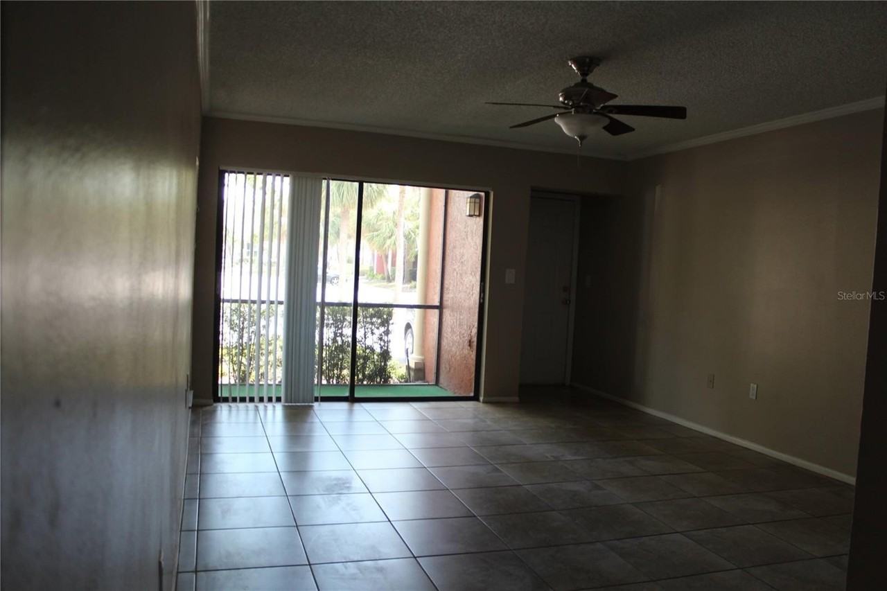 5672 Baywater Dr - Photo 4 of 10