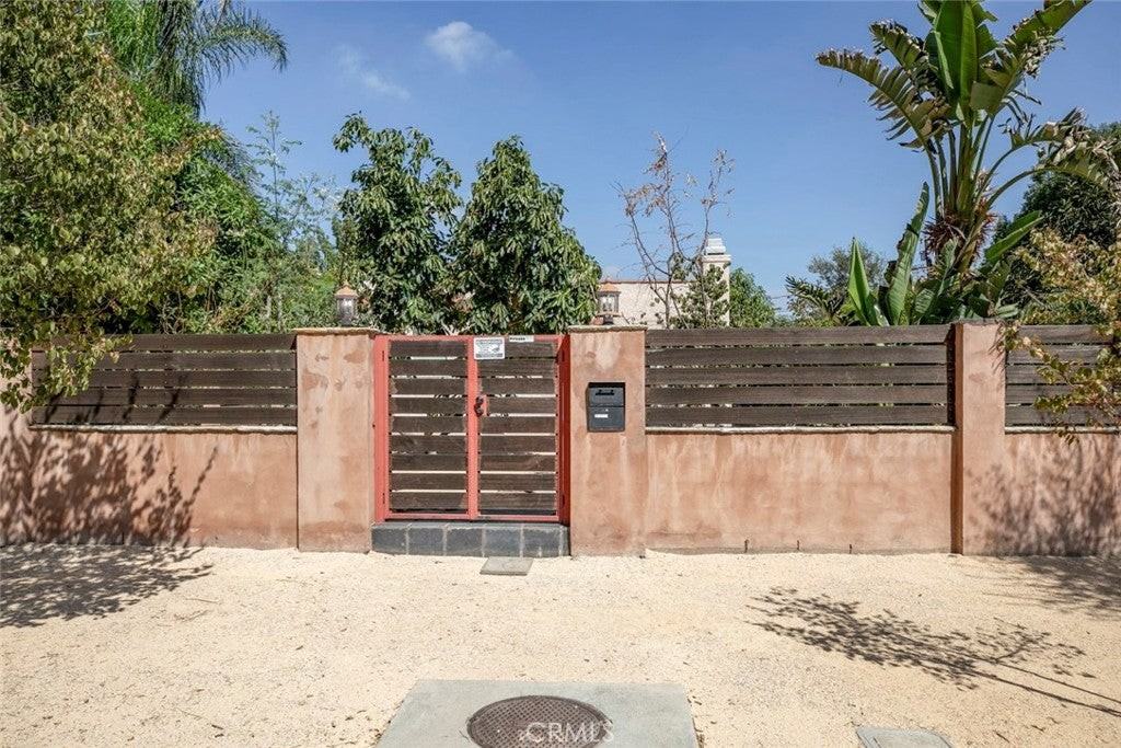 18605 Valerio St - Photo 5 of 30