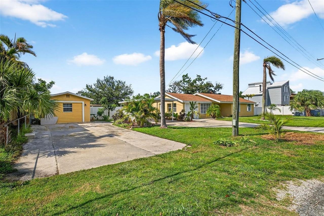 3225 W Shell Point Rd - Photo 2 of 50