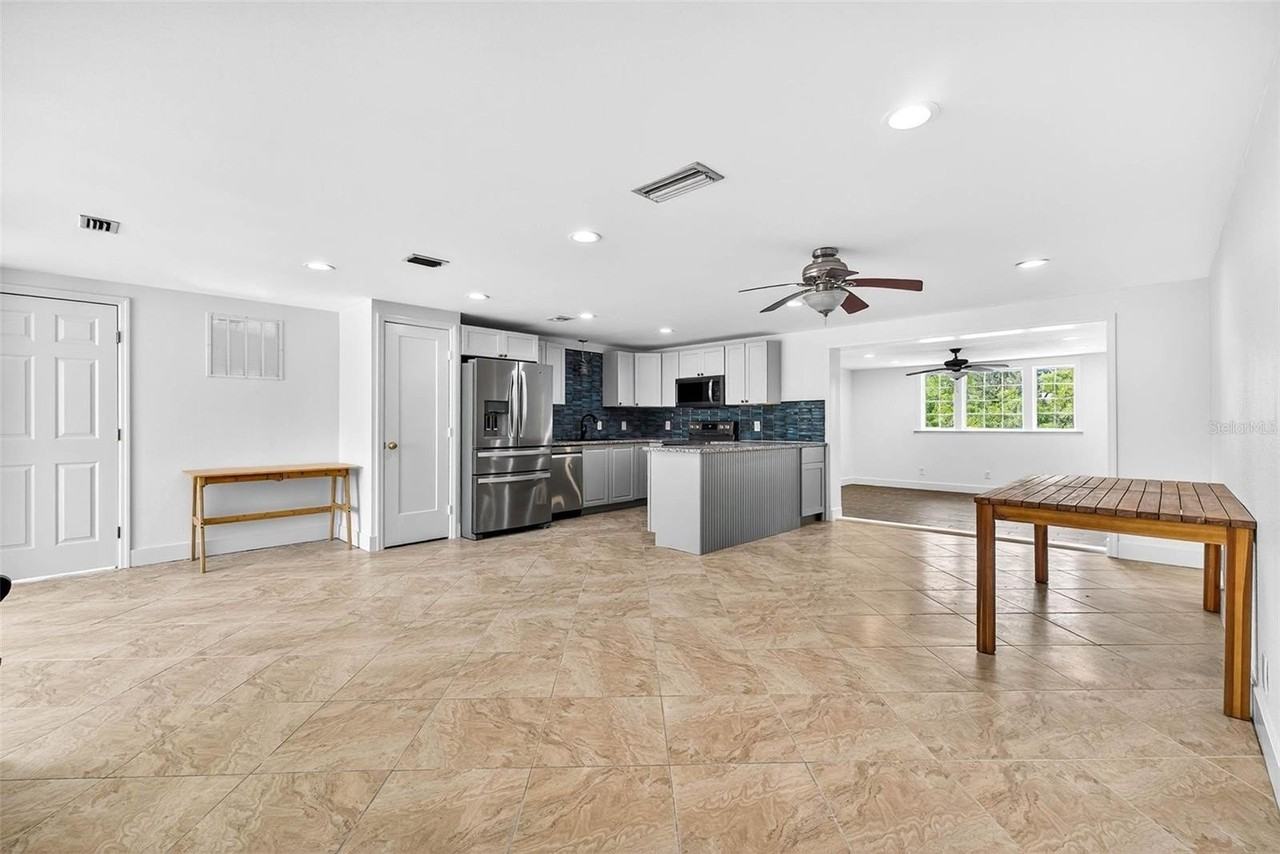 3225 W Shell Point Rd - Photo 6 of 50