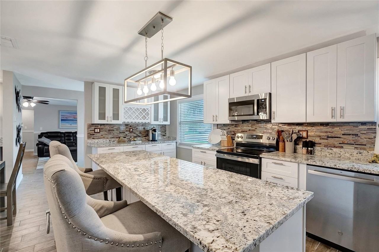 242 176th Ave E - Photo 5 of 25