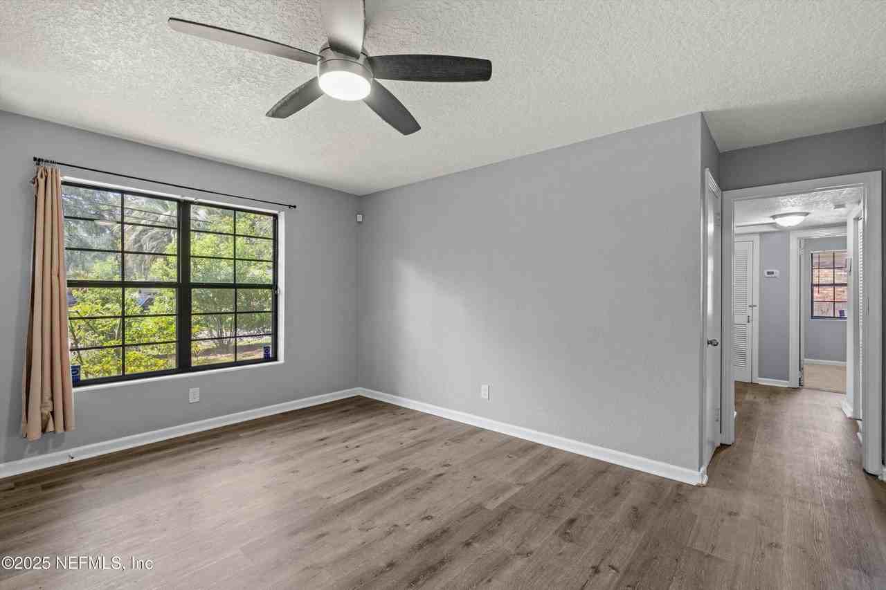 2739 King Cole Dr - Photo 3 of 23