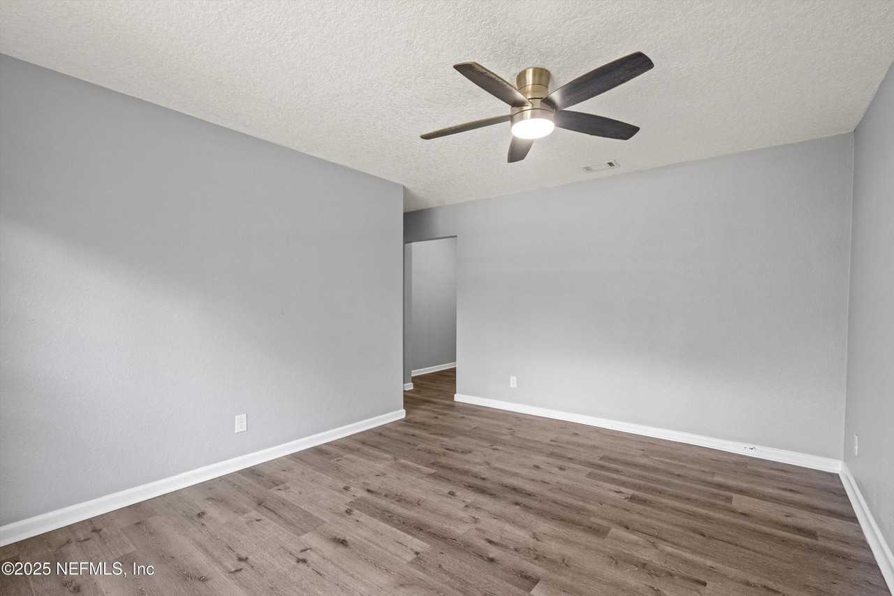 2739 King Cole Dr - Photo 5 of 23