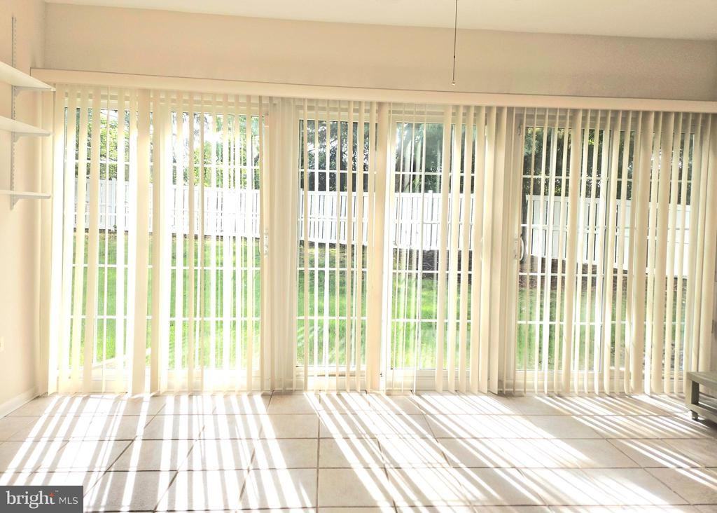 1447 Thornwood Dr - Photo 3 of 7