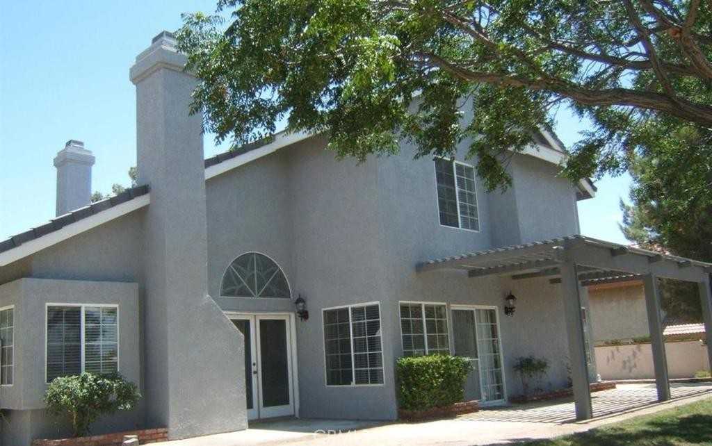 16342 Ridge View Dr - Photo 3 of 31