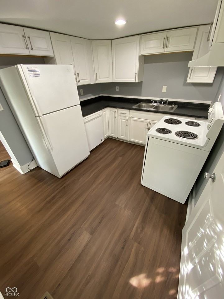 680 S 13th St - Photo 4 of 9