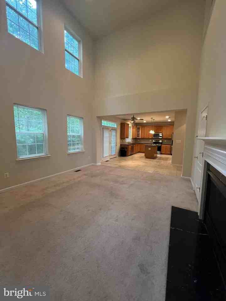 12 Rivers Edge Terrace - Photo 6 of 35