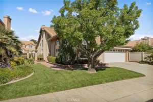 featured image of 1521 Fairway Oaks Ave