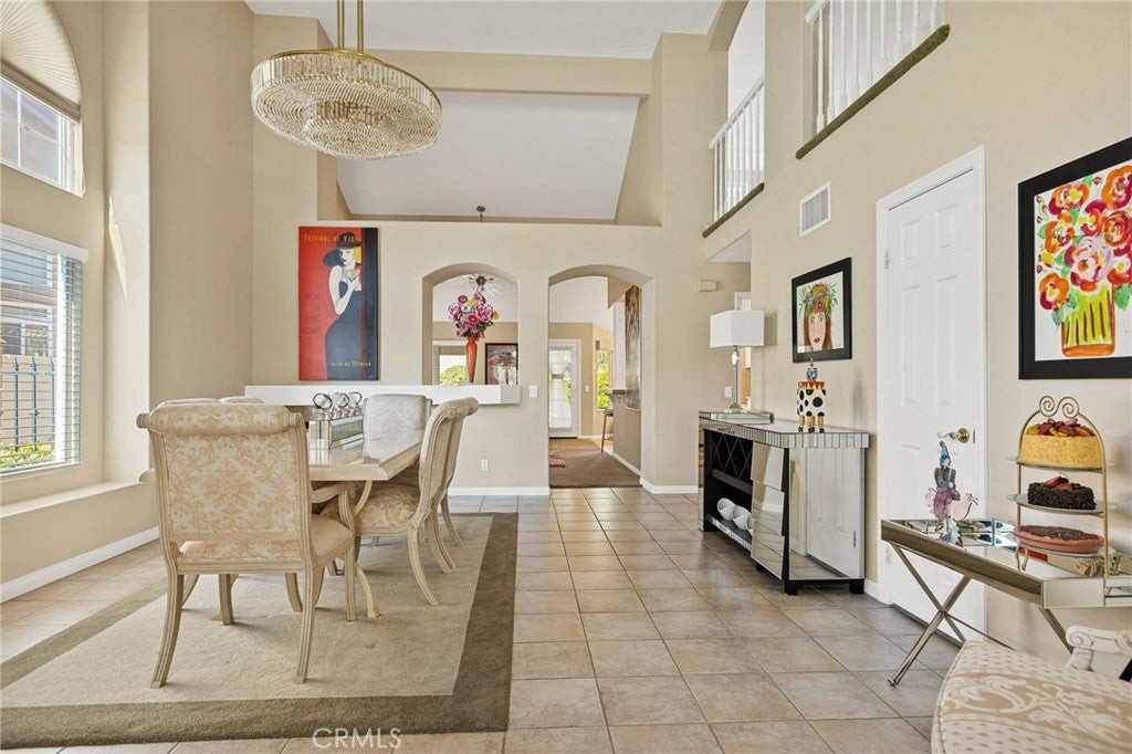 1521 Fairway Oaks Ave - Photo 7 of 50