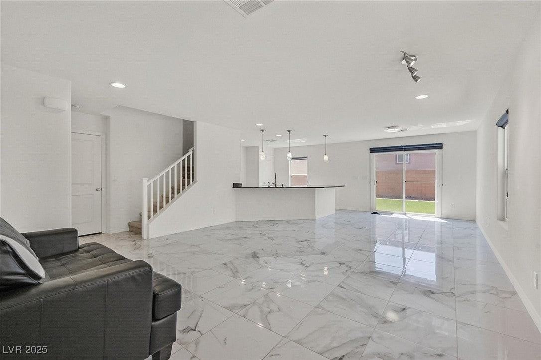 8755 Spanish Ridge Ave - Photo 2 of 25