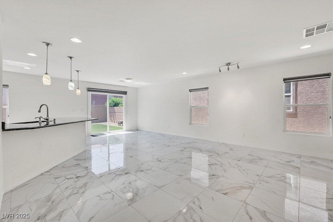 8755 Spanish Ridge Ave - Photo 4 of 25