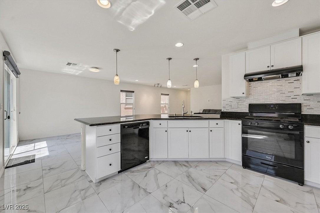 8755 Spanish Ridge Ave - Photo 6 of 25