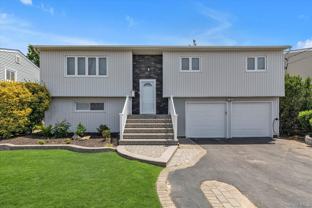 3075 Whaleneck Dr - Photo 1 of 1