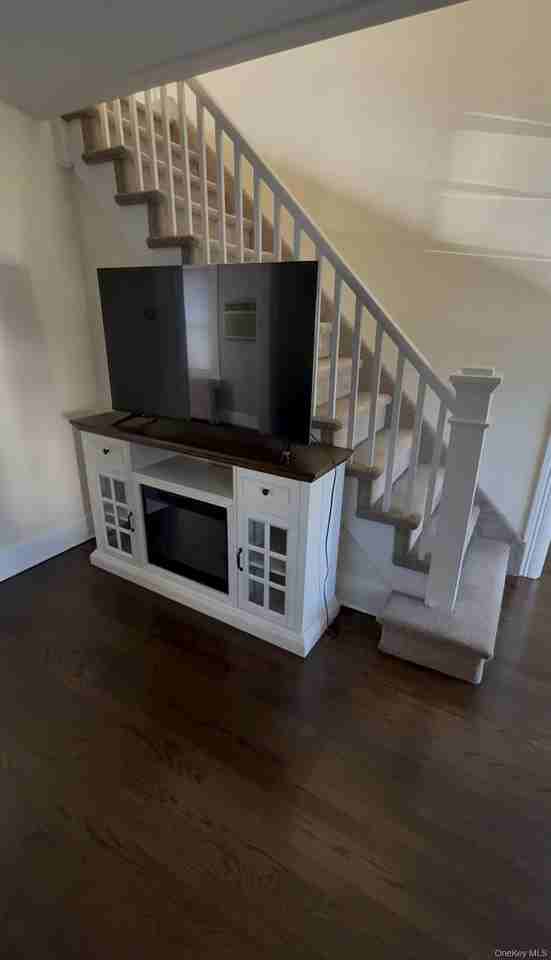 18 1st Ave - Photo 7 of 9