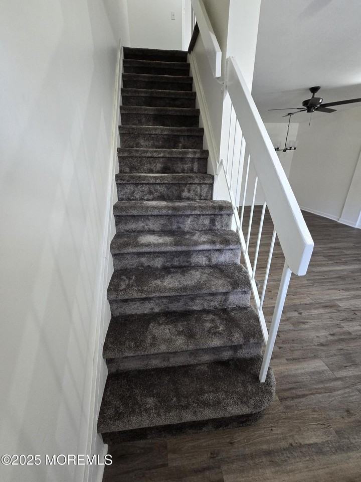 140 Primrose Lane - Photo 5 of 28