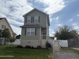 201 Riviera Dr - Photo 1 of 1
