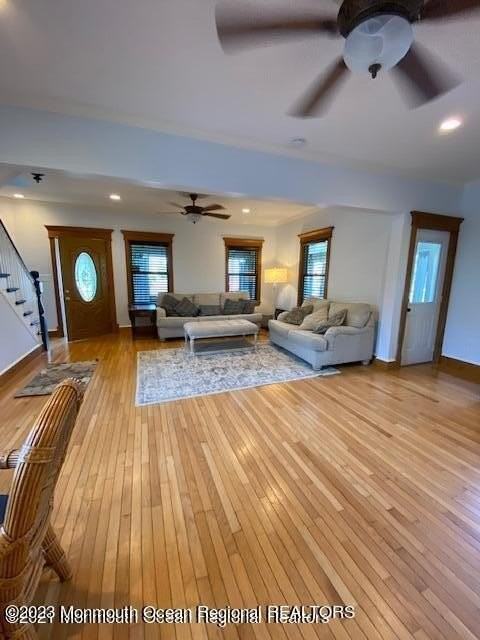 190 Oakwood Ave - Photo 3 of 15