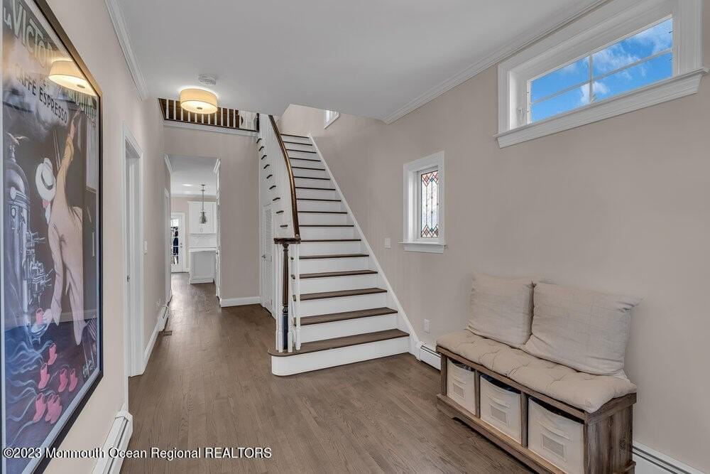 323 E Main St - Photo 4 of 32