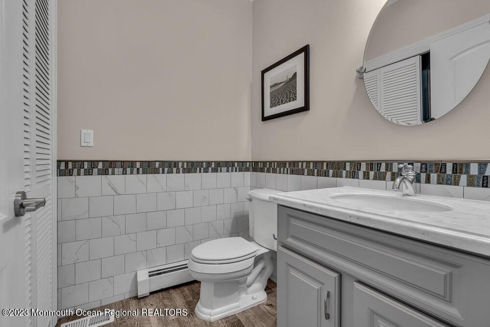 323 E Main St - Photo 5 of 32