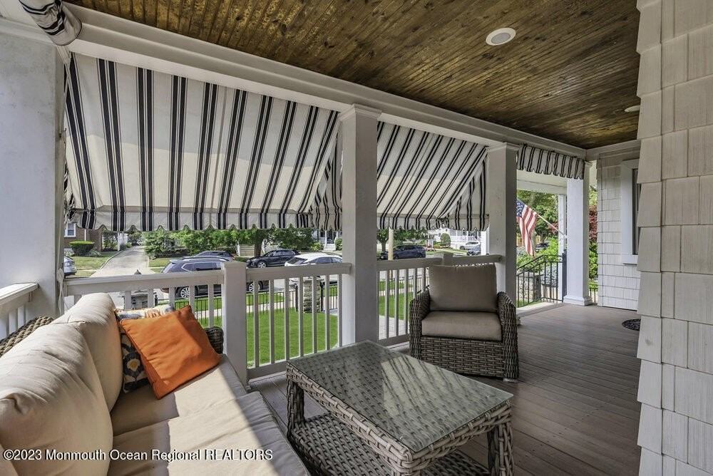 210 8th Ave - Photo 5 of 29