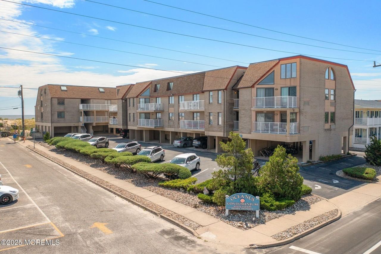 9 Pearl St Apt 1g #1G - Photo 2 of 36