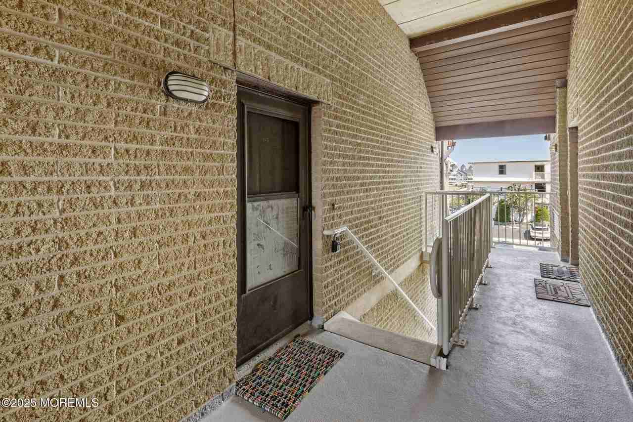 9 Pearl St Apt 1g #1G - Photo 3 of 36