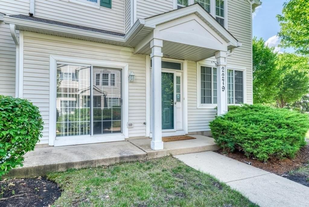 2279 Reflections Dr - Photo 3 of 39