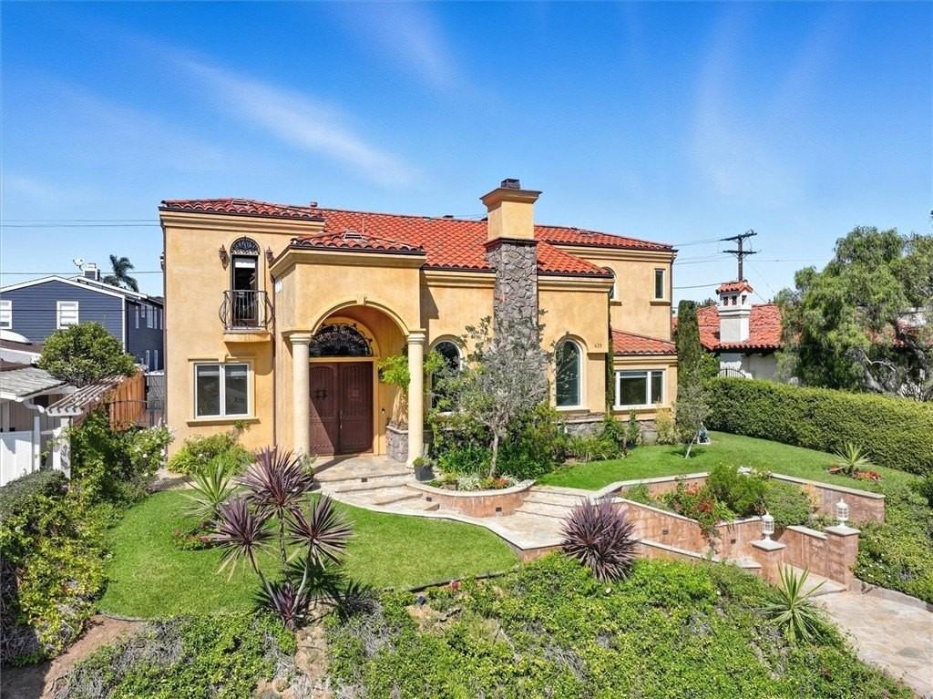 439 Catalina Dr - Photo 2 of 50