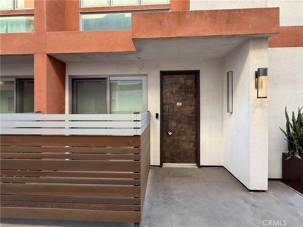 1035 Figueroa Ter #4 - Photo 2 of 37