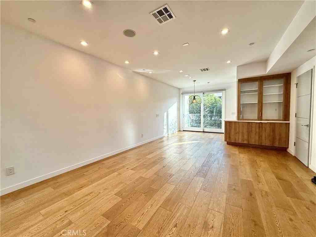 1035 Figueroa Ter #4 - Photo 5 of 37