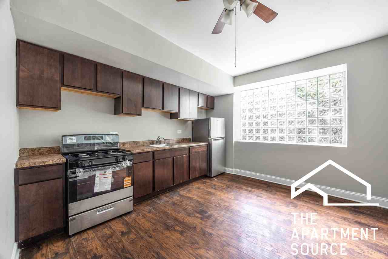 2306 W Rosemont Ave #G - Photo 2 of 13