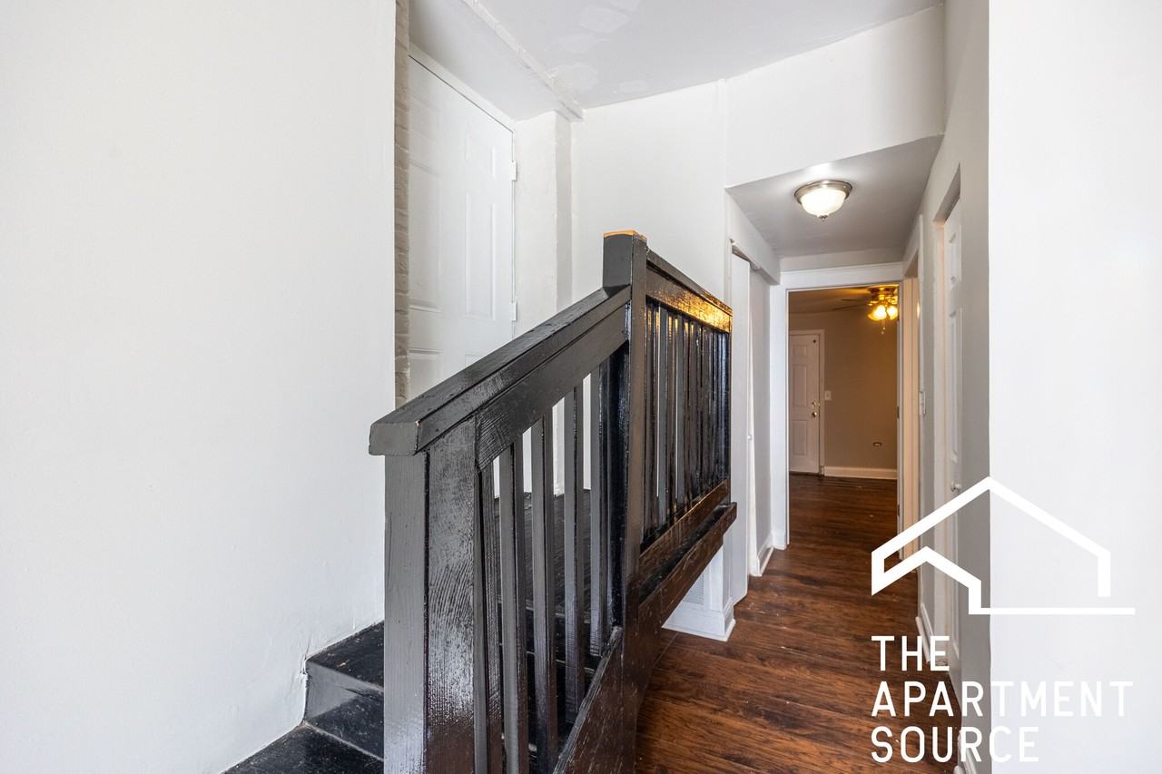 2306 W Rosemont Ave #G - Photo 5 of 13