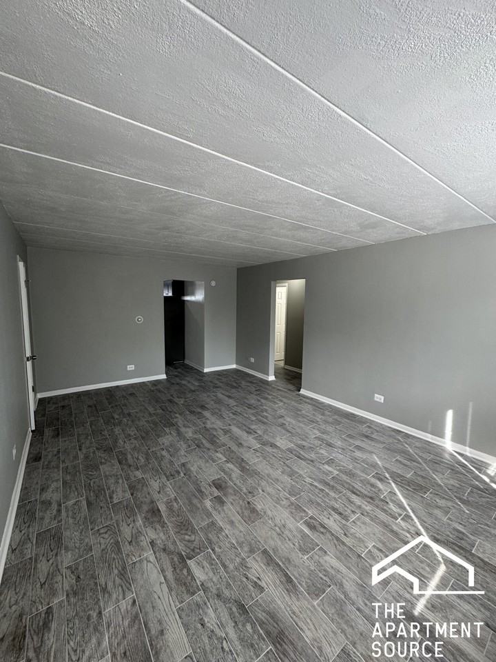 1314 Carol St #2B - Photo 2 of 11