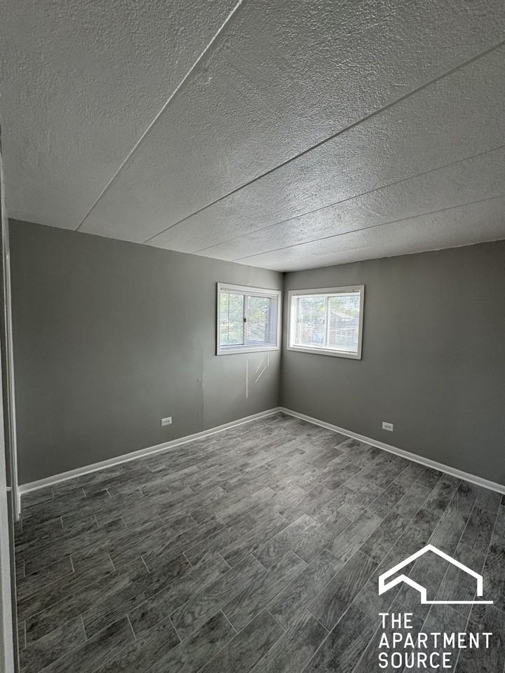 1314 Carol St #2B - Photo 4 of 11
